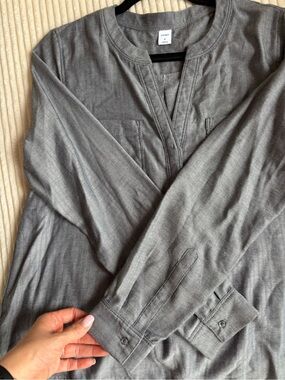 Old Navy Herringbone Gray V-Neck Pullover